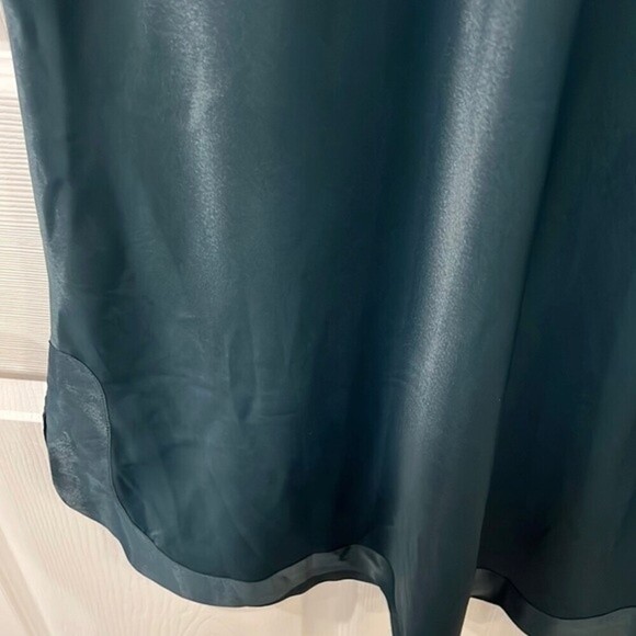 Vintage gold label Victoria Secret Hunter green satin night shirt NWT - Picture 5 of 6